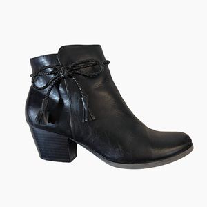 Baretraps Romona braided rope tie Ankle heel boots